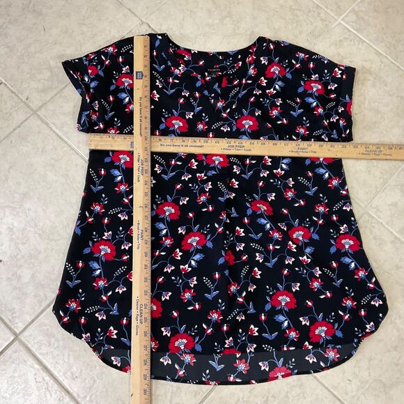 Talbots Top Women’s L Shirt Blouse V Neck Short Sleeve Floral Black Red Work - Picture 6 of 8